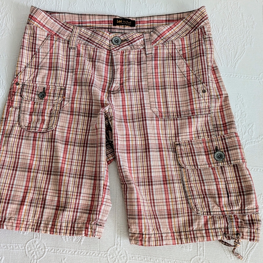Women's Lee One True Fit Plaid Cargo Shorts in Size 12M